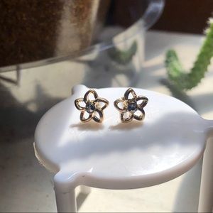 Gold flower earrings
